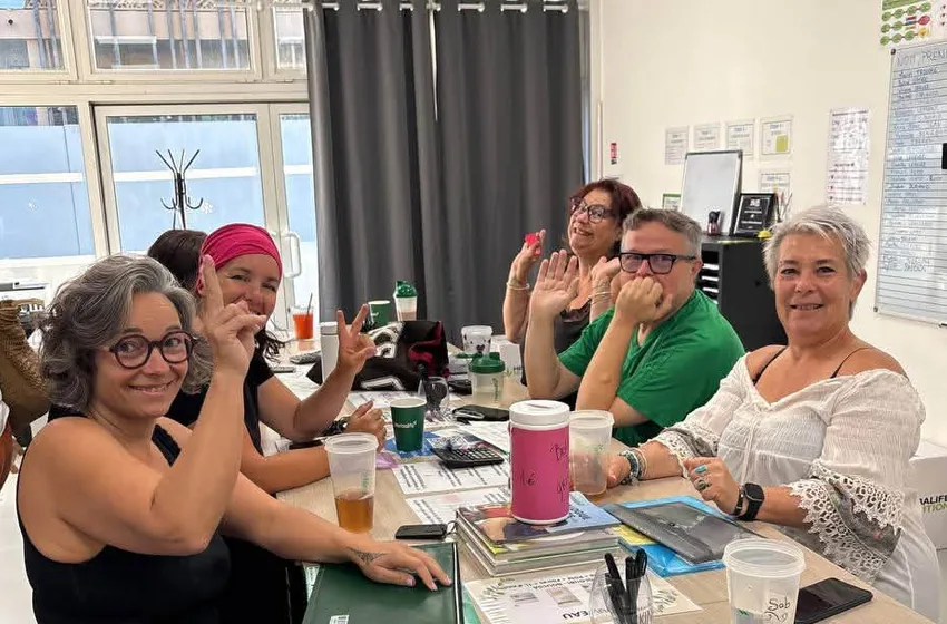 Autour des tables du club Centre Nutri-Form, une matinée entre membres